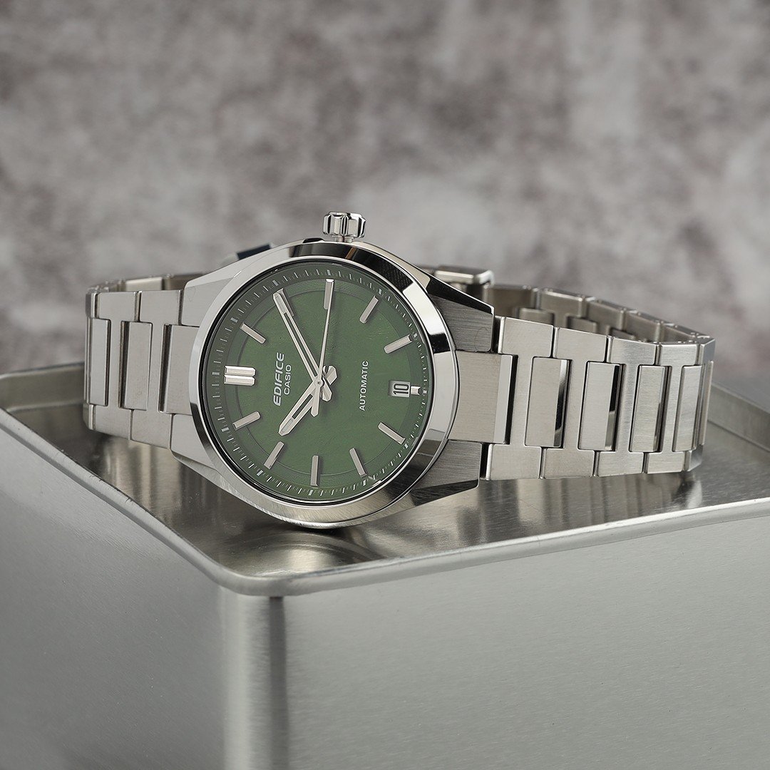 Casio Edifice EFK-100D-3AER mit grünem Zifferblatt