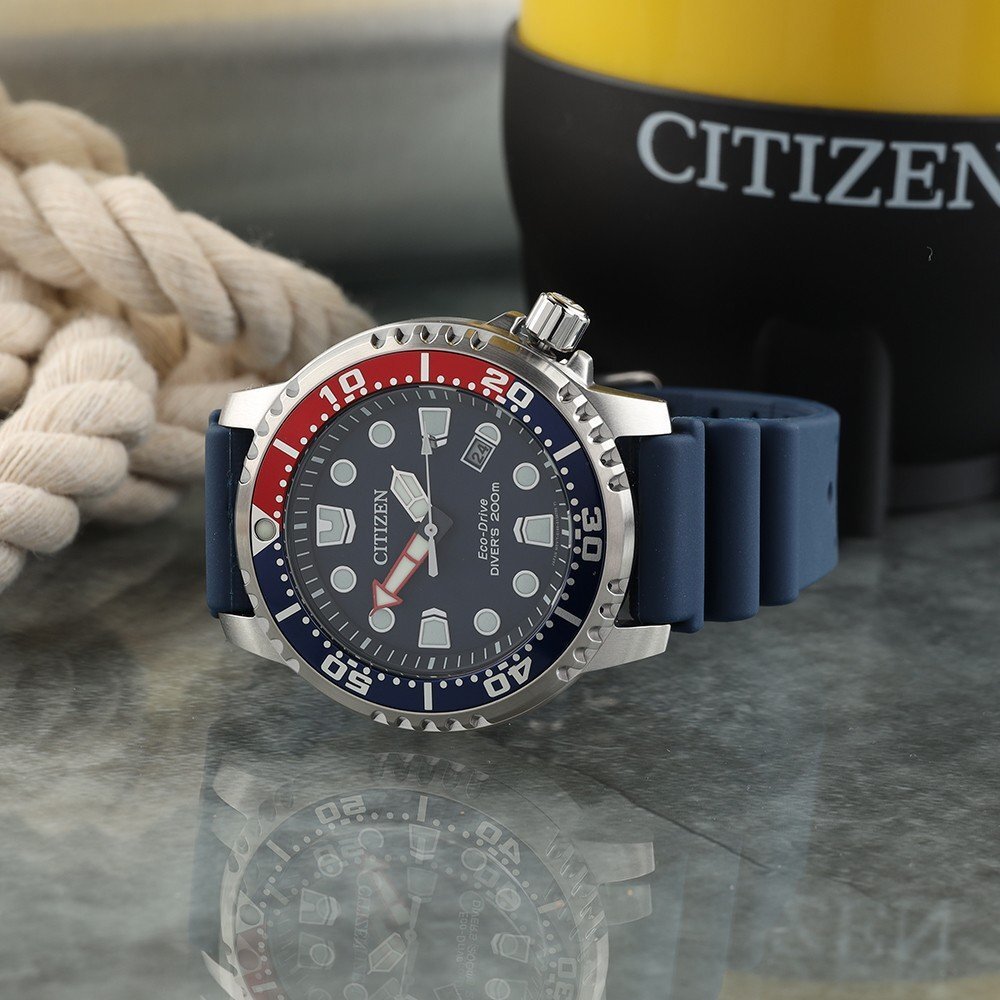 Blue Citizen diving watch with rubber strap
