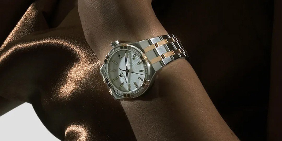 Montre Cluse carrée or-rouge