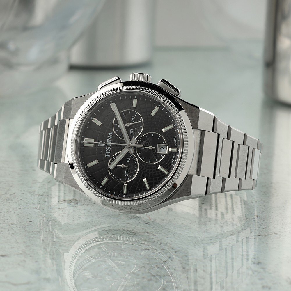 Festina Rivé watch with integrated bracelet
