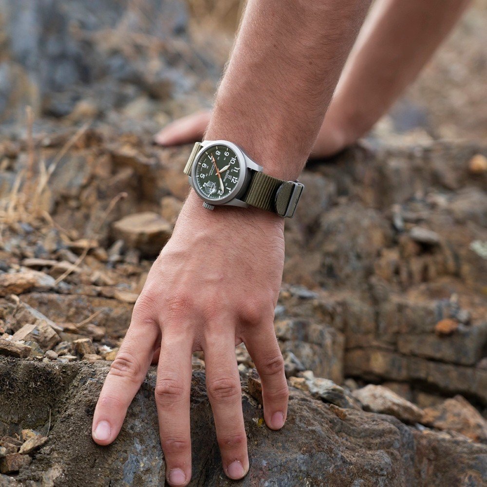 Man wearing a Festina field watch