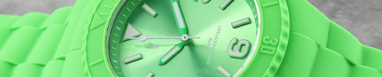 Grüne Uhren