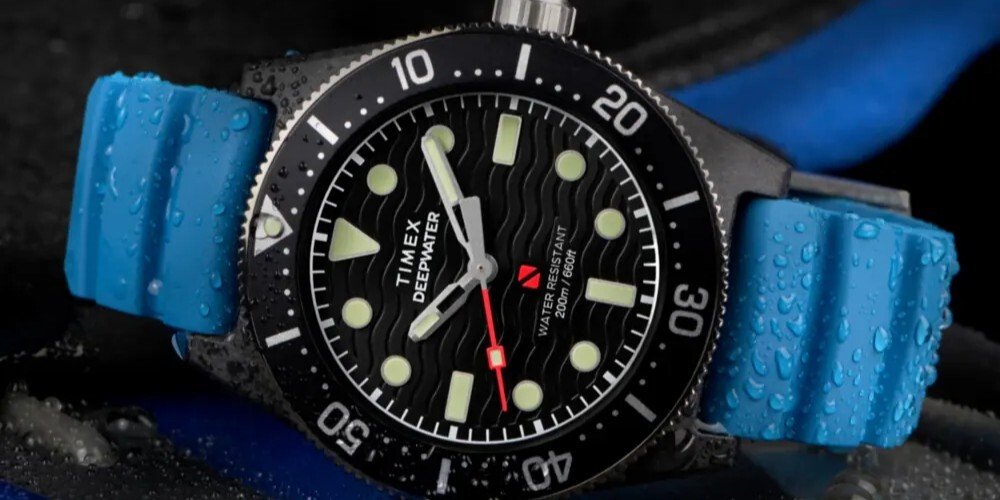 stalen Maserati horloge met een blauwe wijzerplaat