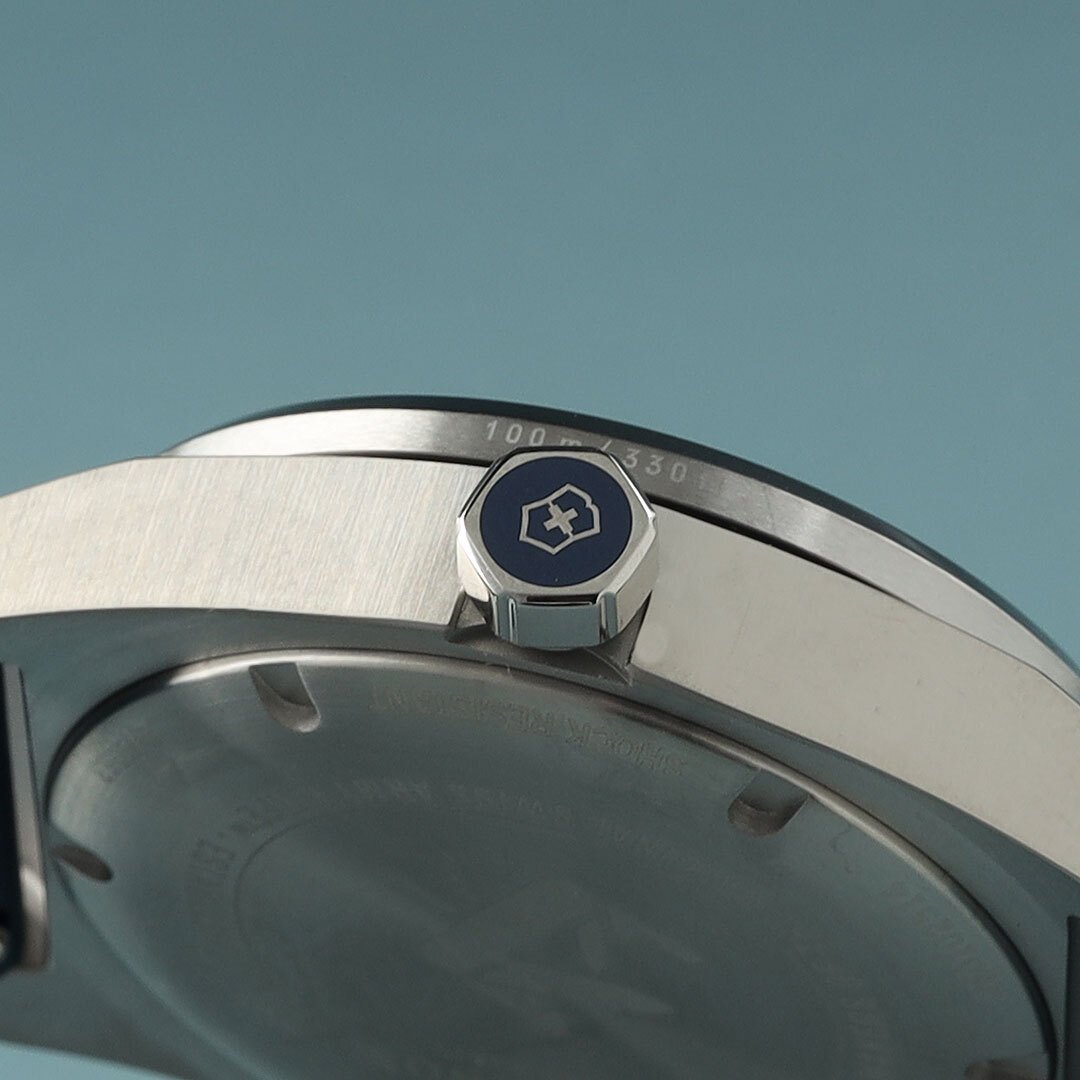 Watch crown with Victorinox shield image