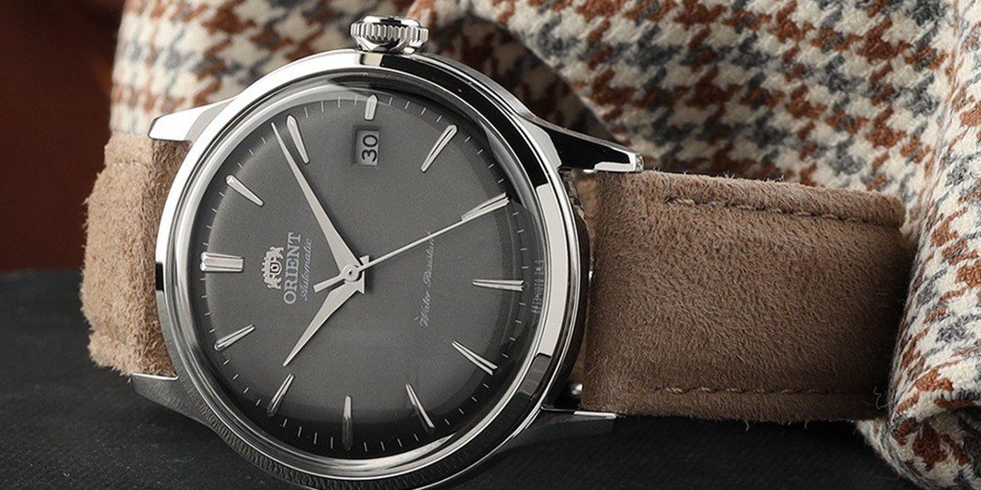 orologio orientale con cinturino in pelle
