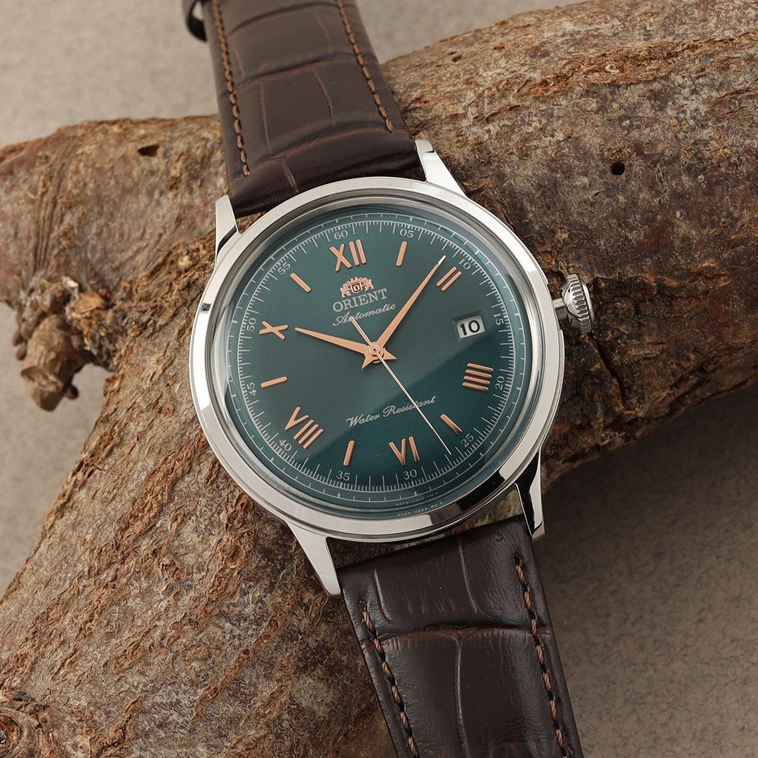 Reloj Orient Bambino con correa de piel marrón