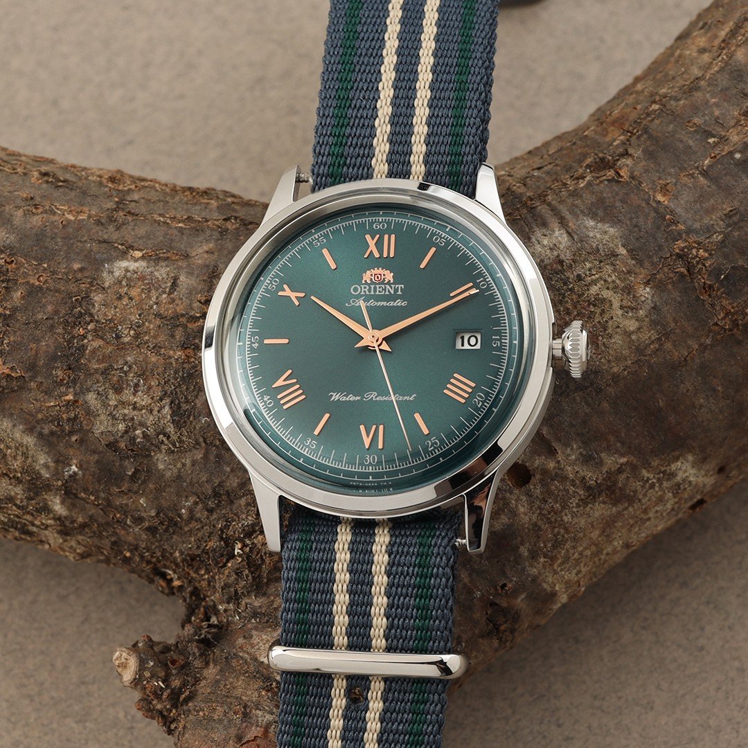 Reloj Orient Bambino con correa NATO verde-azul