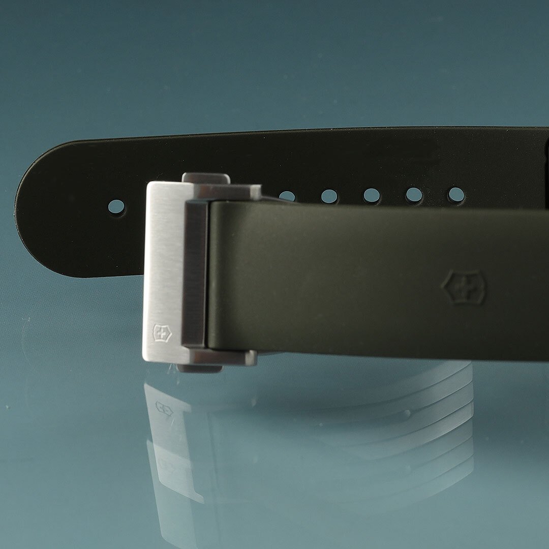 Victorinox Concept One watch band clasp