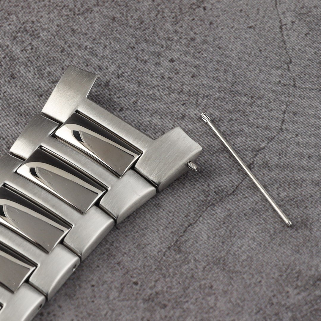 Steel bracelet with steel pin
