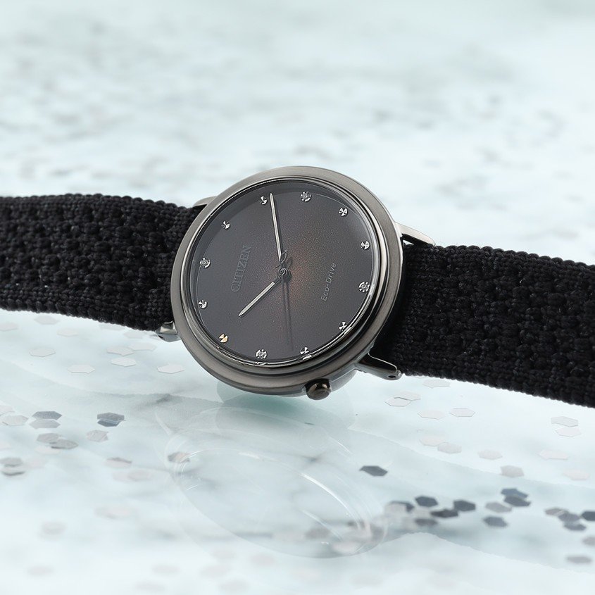 Citizen EM1007-47E mit Diamanten