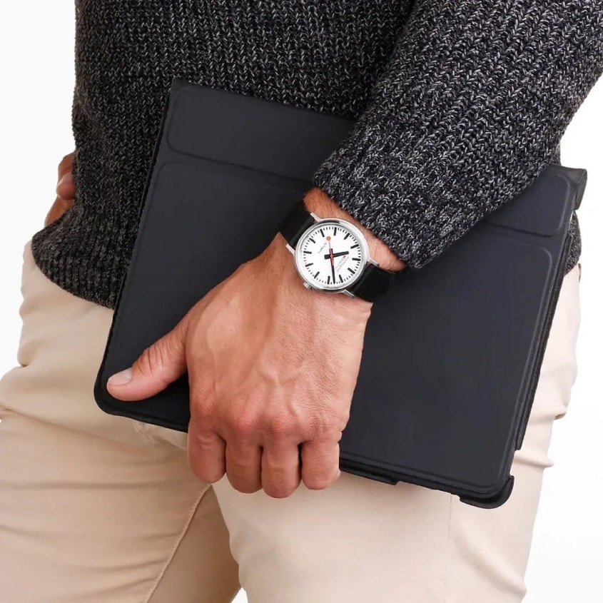 Mondaine Classic