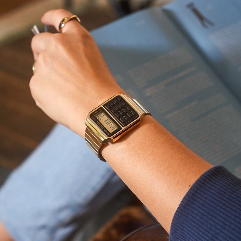 Retro Casio horloge met calculator