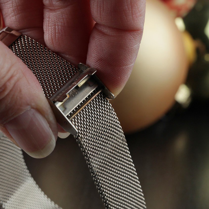 mesh watch strap clasp