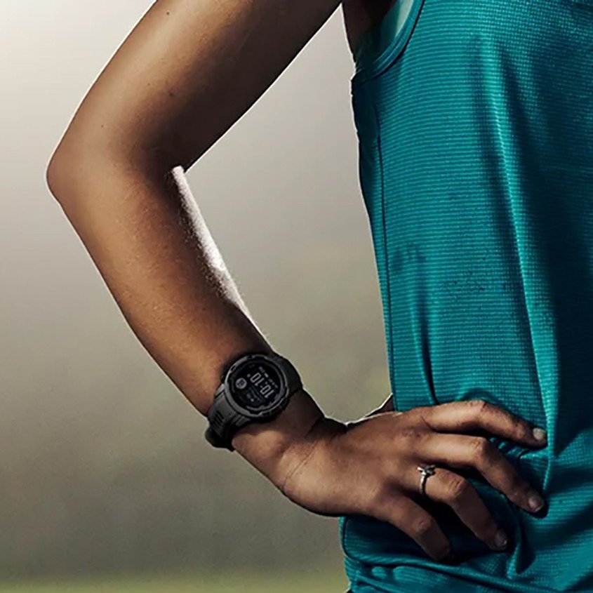 010-02563-04 Garmin Instinct