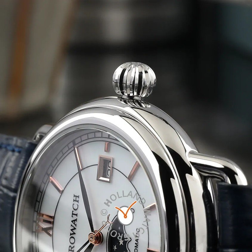 Onion shaped watch crown