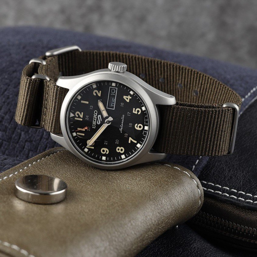 Seiko 5 Sports SRPJ85K1