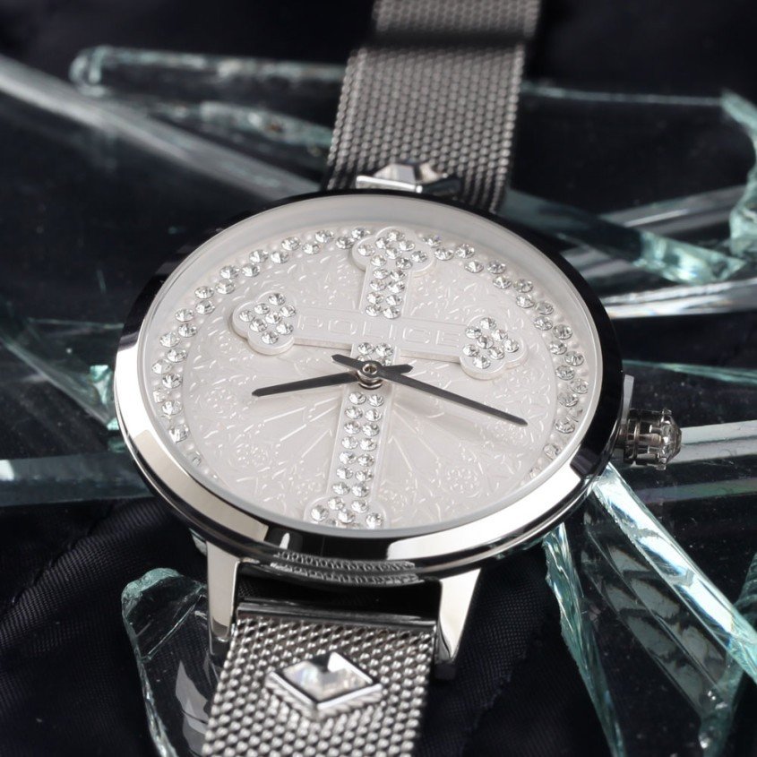 Uhr mit Kristallkreuz