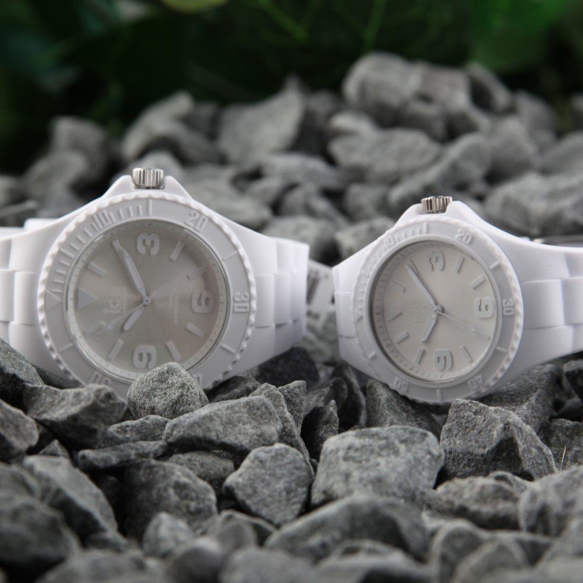 Die gleiche Uhr in zwei Größen