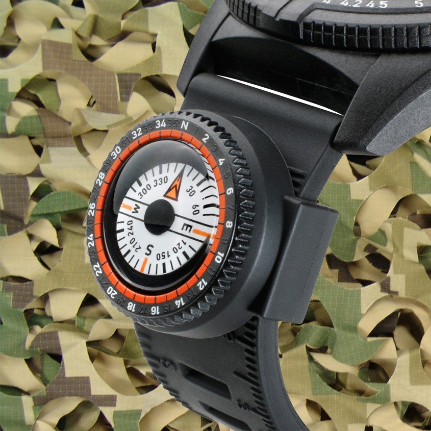 Foto des am Uhrenarmband befestigten Kompasses