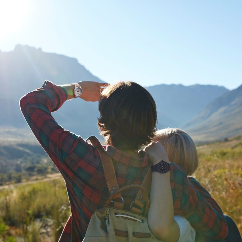 Wanderer mit Ice-Solar-Uhr