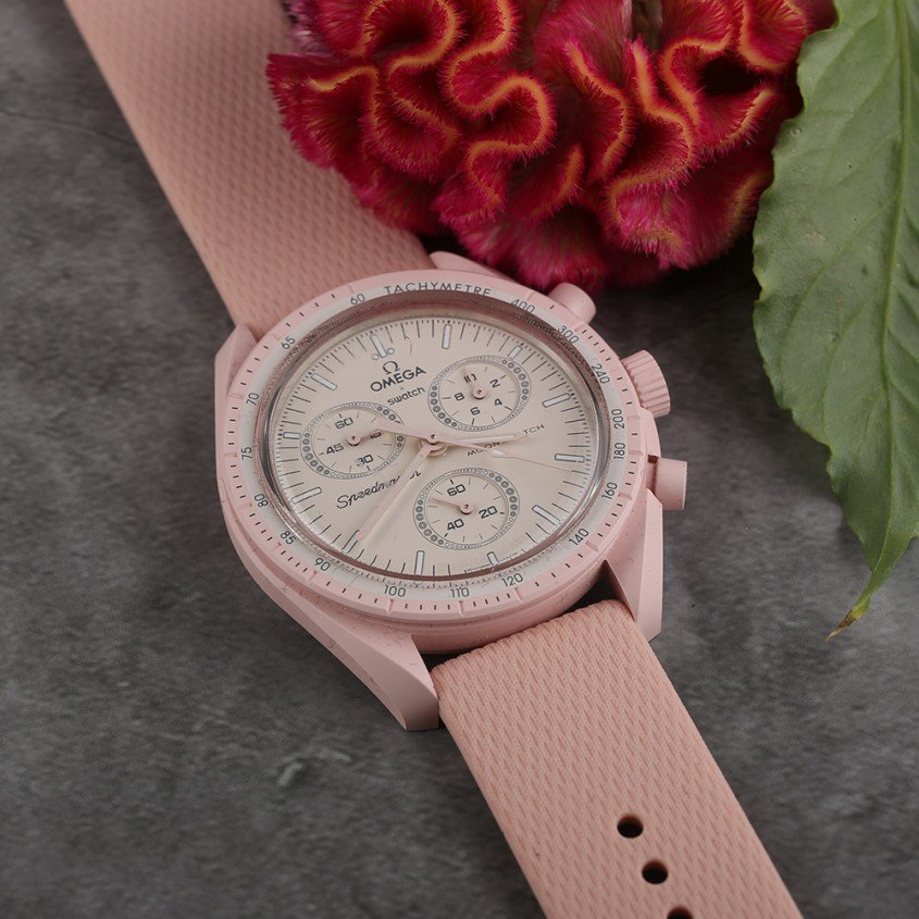 Mission to Venus mit Silikonarmband