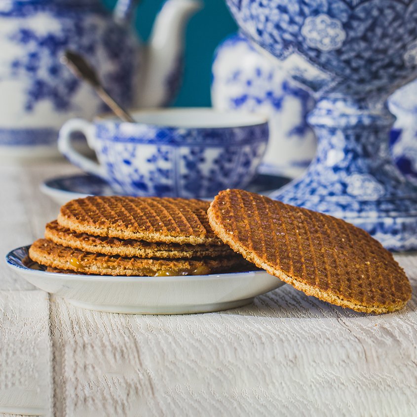 A plate of stroopwafels and Delft ware