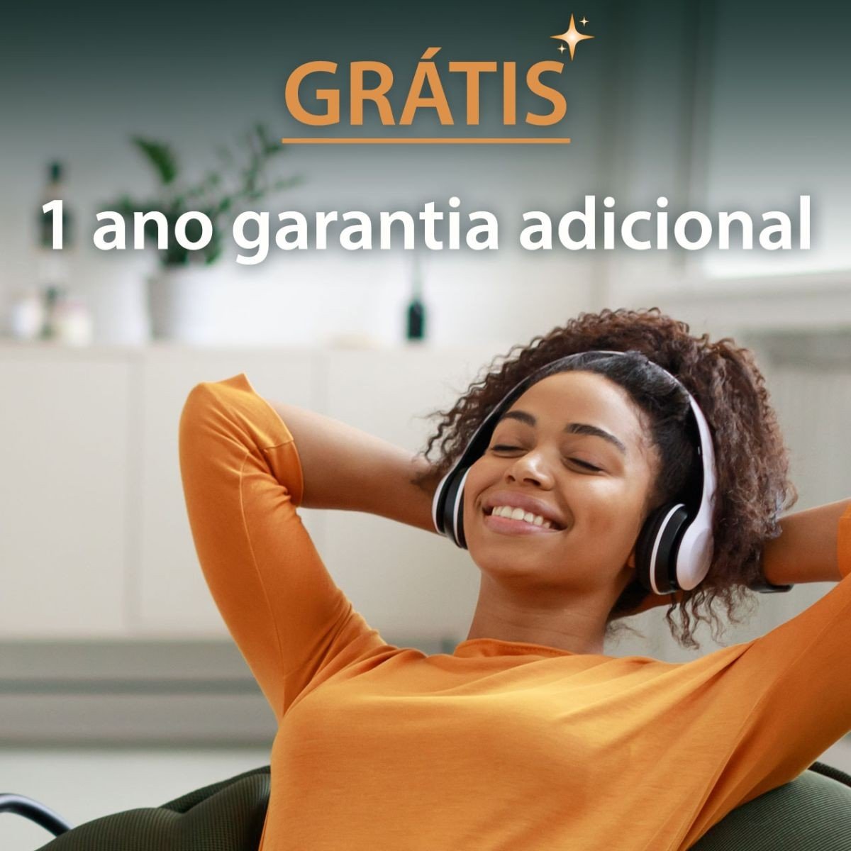 Mulher a relaxar numa cadeira com o texto "Garantia extra gratuita de um ano"